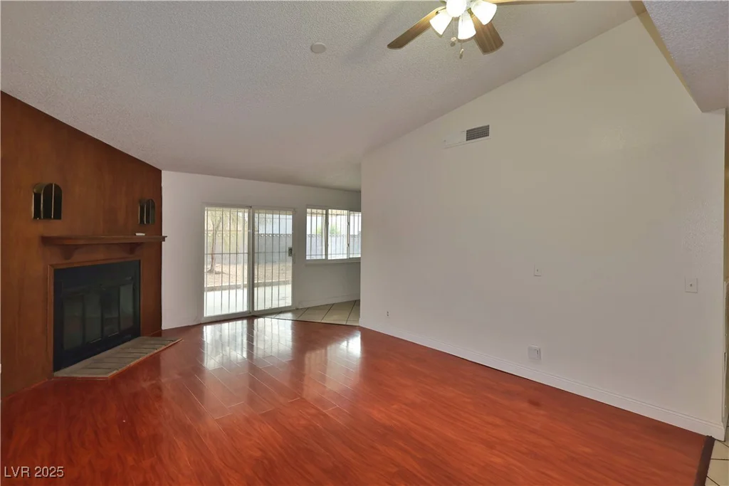 3630 Willow Springs, Las Vegas, NV 89103