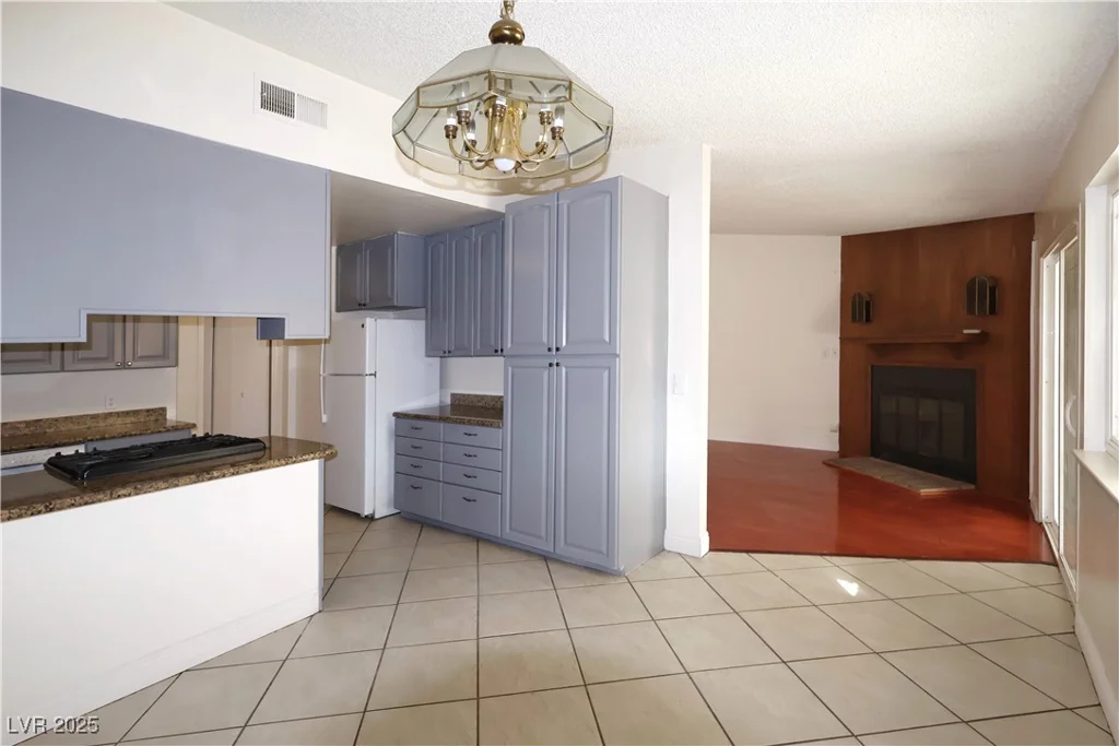 3630 Willow Springs, Las Vegas, NV 89103