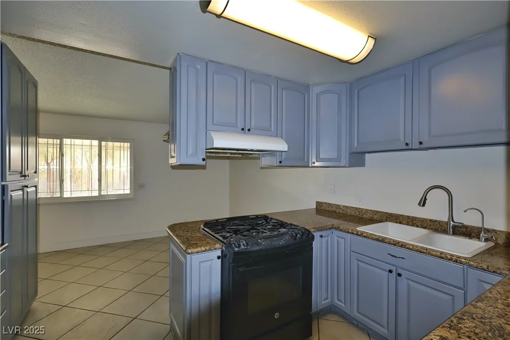 3630 Willow Springs, Las Vegas, NV 89103