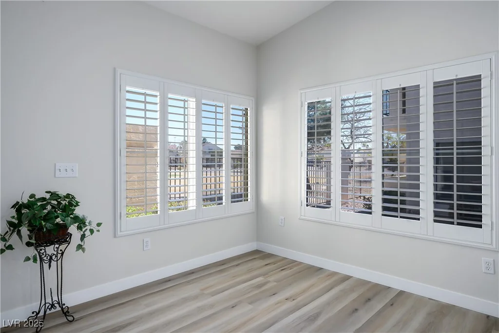 4980 Black Bear, Las Vegas, NV 89149