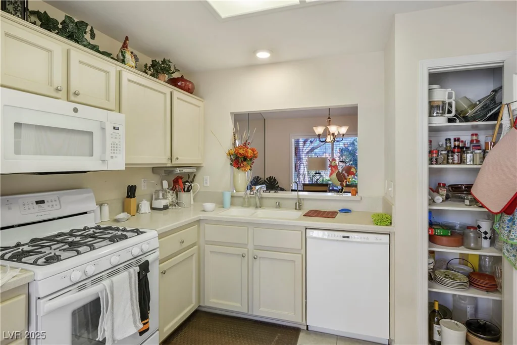 2636 Highvale, Las Vegas, NV 89134