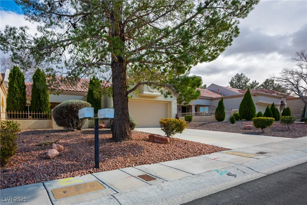 2636 Highvale, Las Vegas, NV 89134