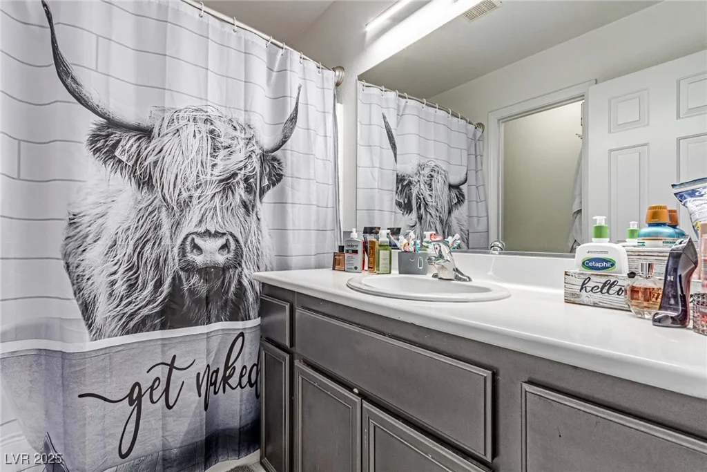 4786 Valleyside, Las Vegas, NV 89115