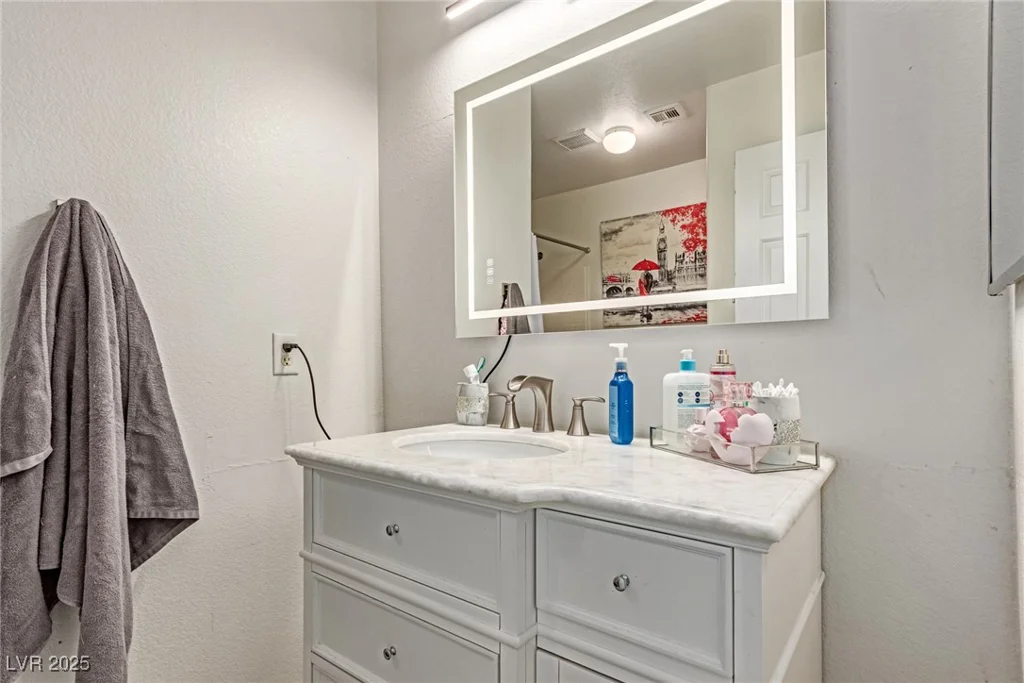 4786 Valleyside, Las Vegas, NV 89115