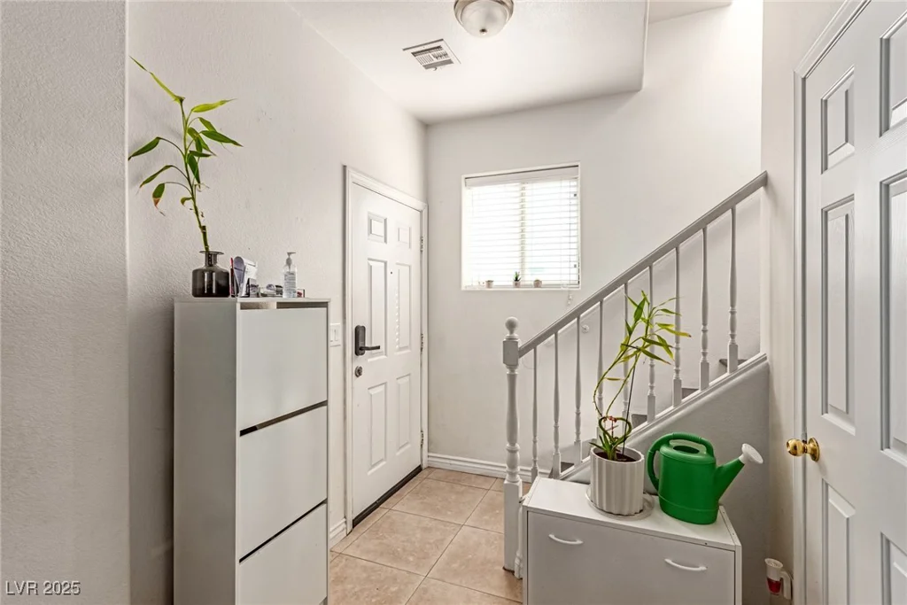 4786 Valleyside, Las Vegas, NV 89115