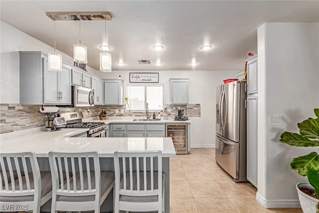 4786 Valleyside, Las Vegas, NV 89115