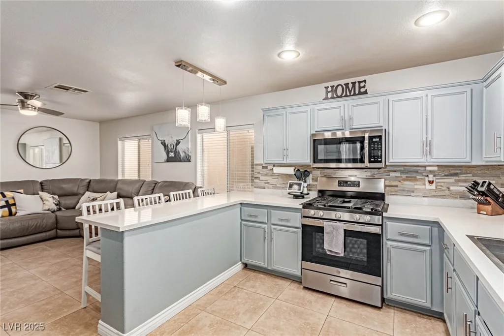 4786 Valleyside, Las Vegas, NV 89115