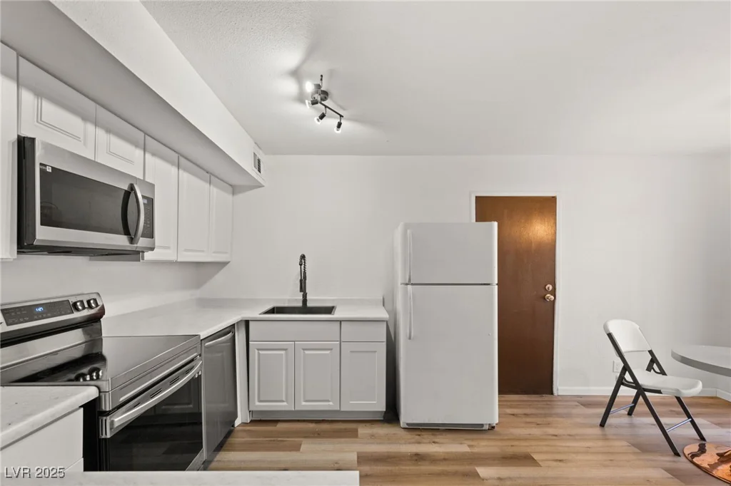 5166 Gray, Las Vegas, NV 89119