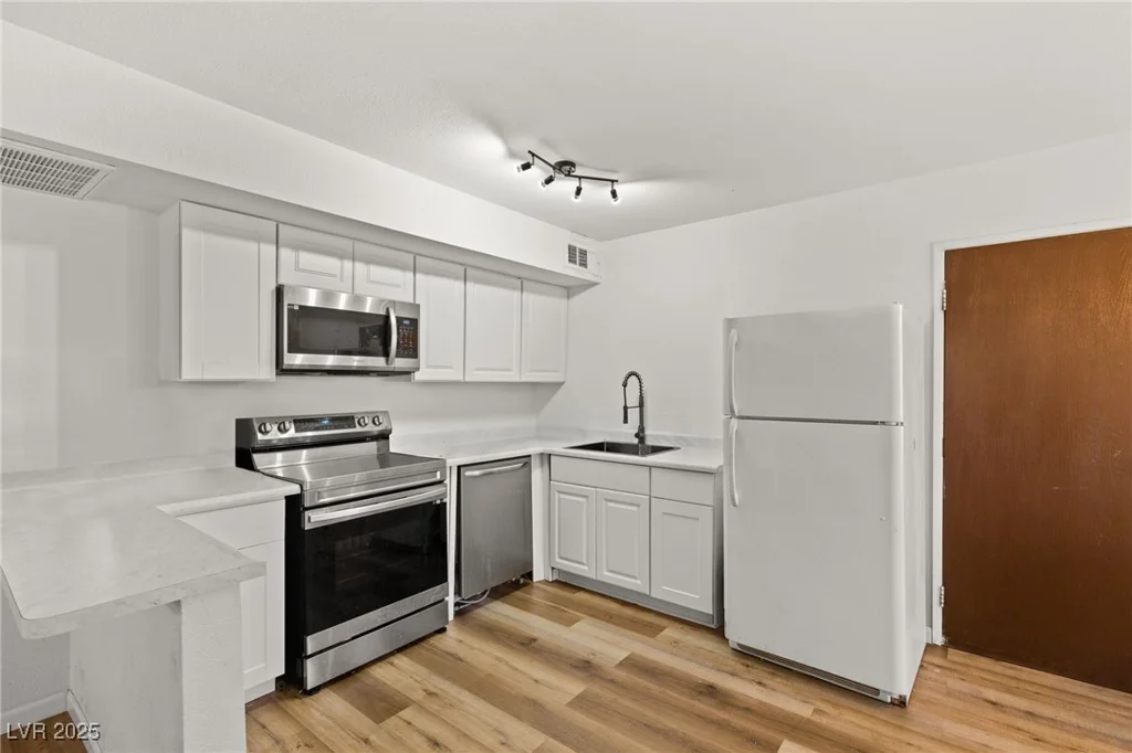 5166 Gray, Las Vegas, NV 89119