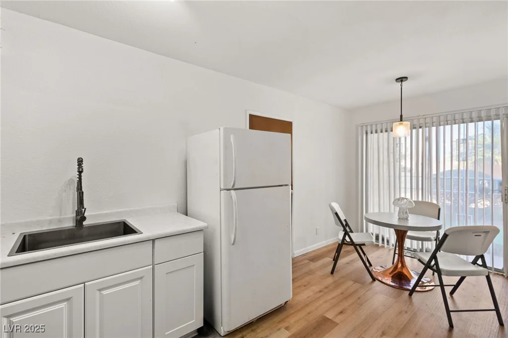 5166 Gray, Las Vegas, NV 89119
