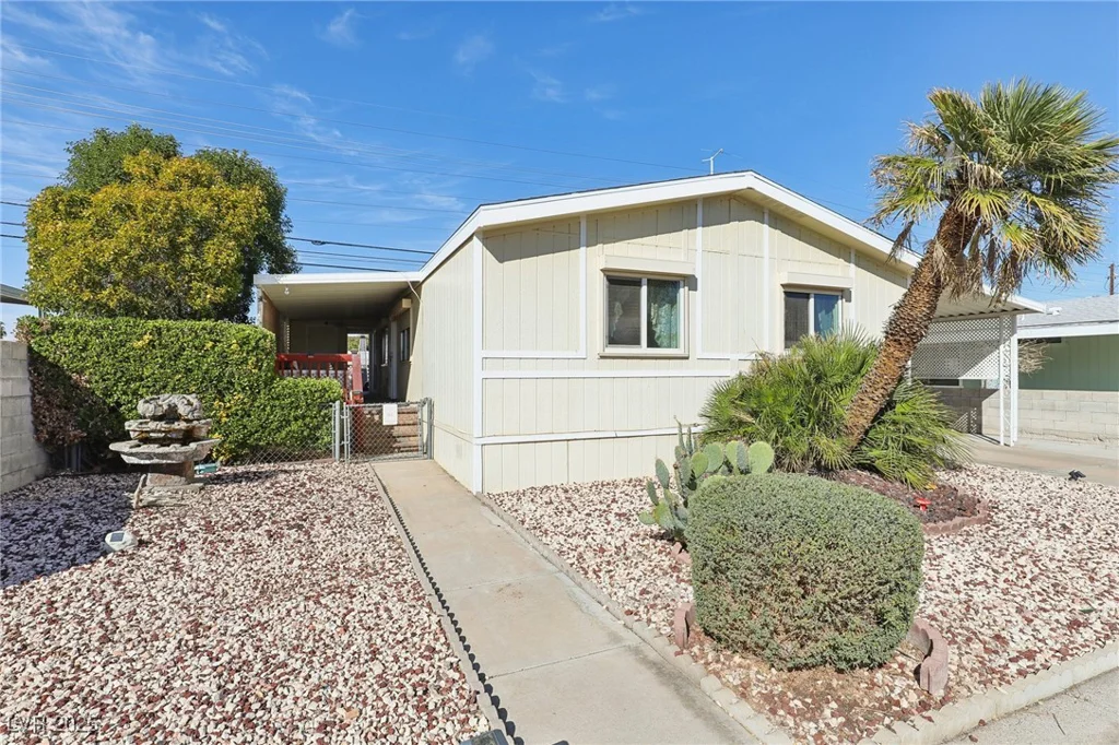 5448 Aldama, Las Vegas, NV 89122