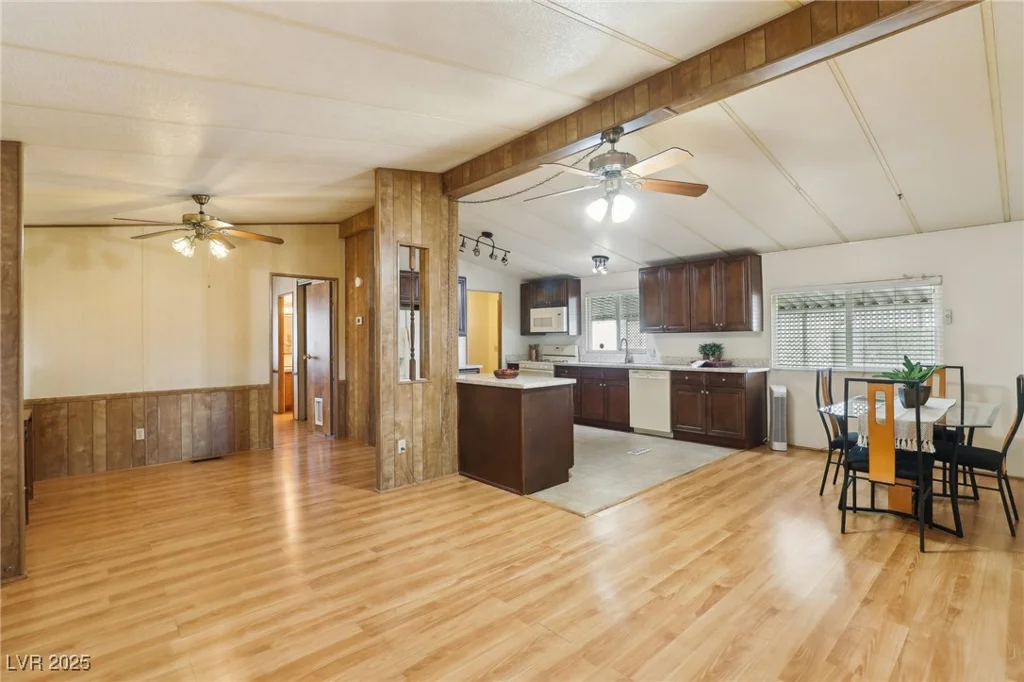 5448 Aldama, Las Vegas, NV 89122