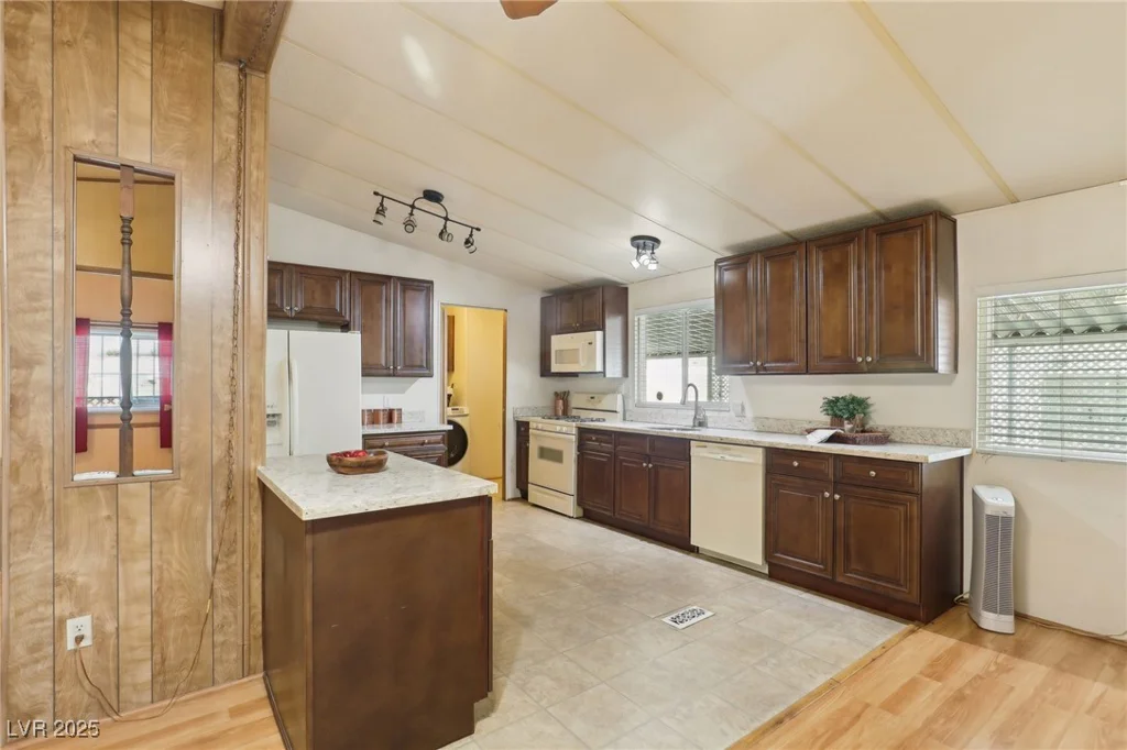 5448 Aldama, Las Vegas, NV 89122
