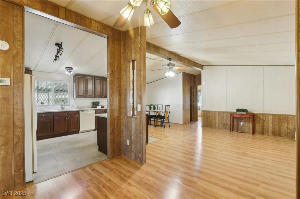 5448 Aldama, Las Vegas, NV 89122