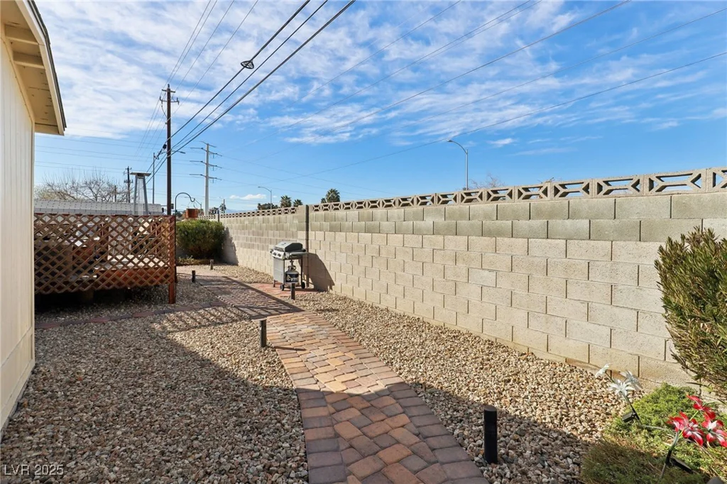 5448 Aldama, Las Vegas, NV 89122