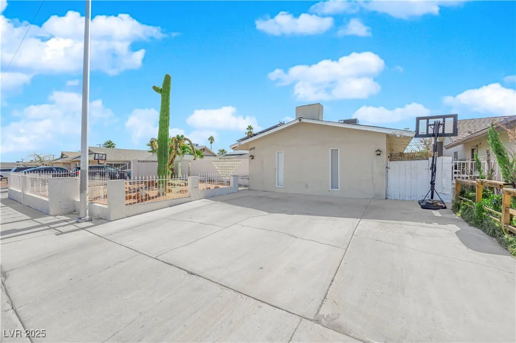 4301 Fortune, Las Vegas, NV 89107