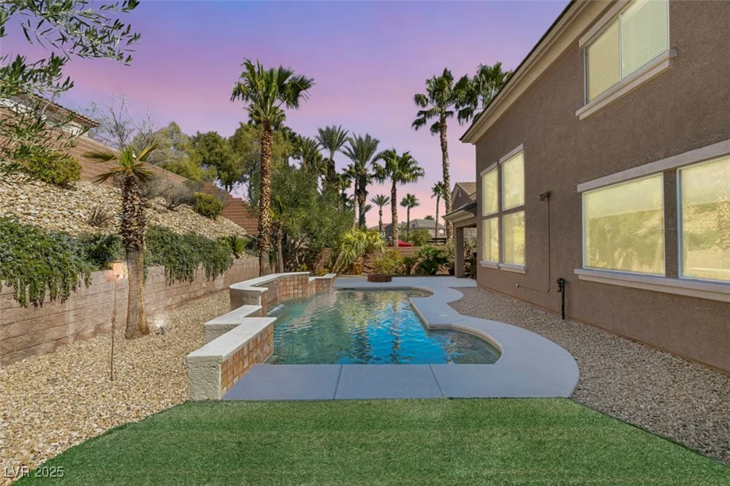 941 Armandito, Las Vegas, NV 89138