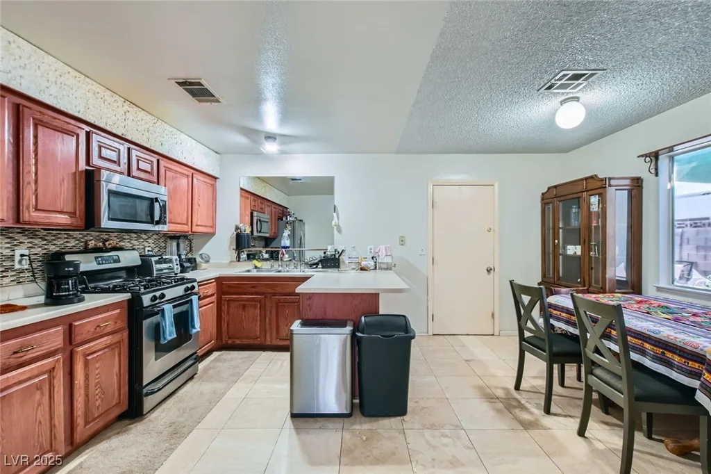53 Montello, Las Vegas, NV 89110