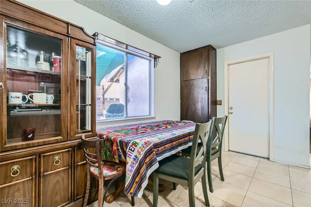 53 Montello, Las Vegas, NV 89110