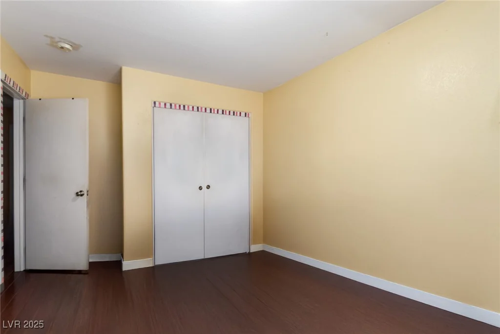 1930 Silver Crest, North Las Vegas, NV 89031