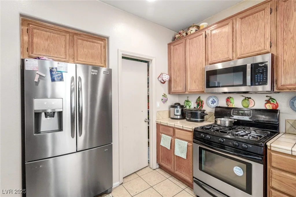1930 Silver Crest, North Las Vegas, NV 89031