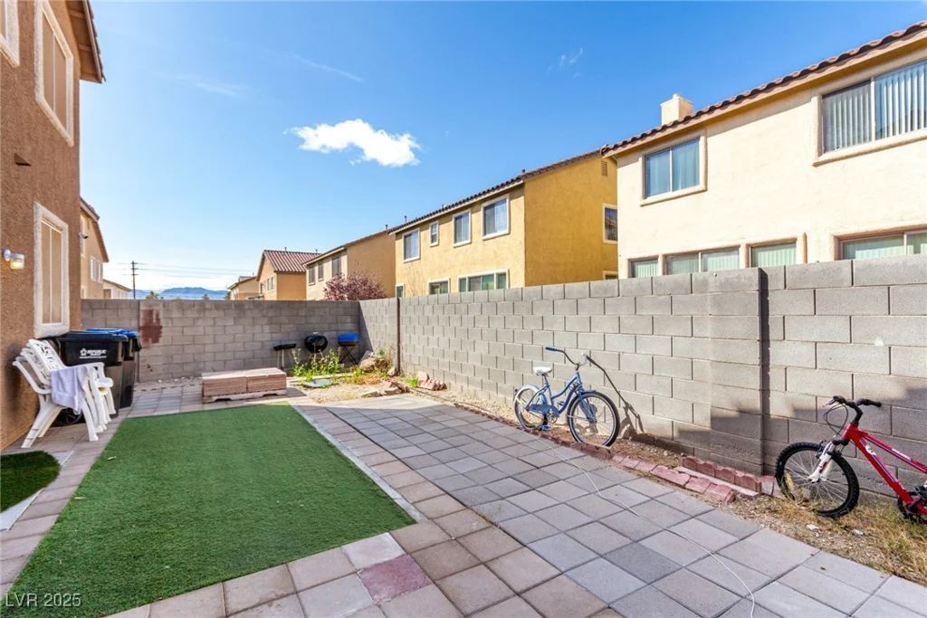 1930 Silver Crest, North Las Vegas, NV 89031