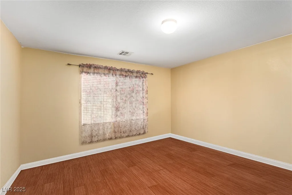 1930 Silver Crest, North Las Vegas, NV 89031