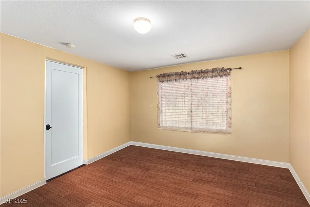 1930 Silver Crest, North Las Vegas, NV 89031