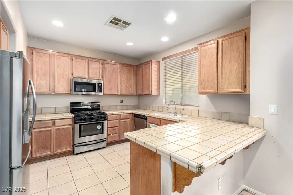 1930 Silver Crest, North Las Vegas, NV 89031