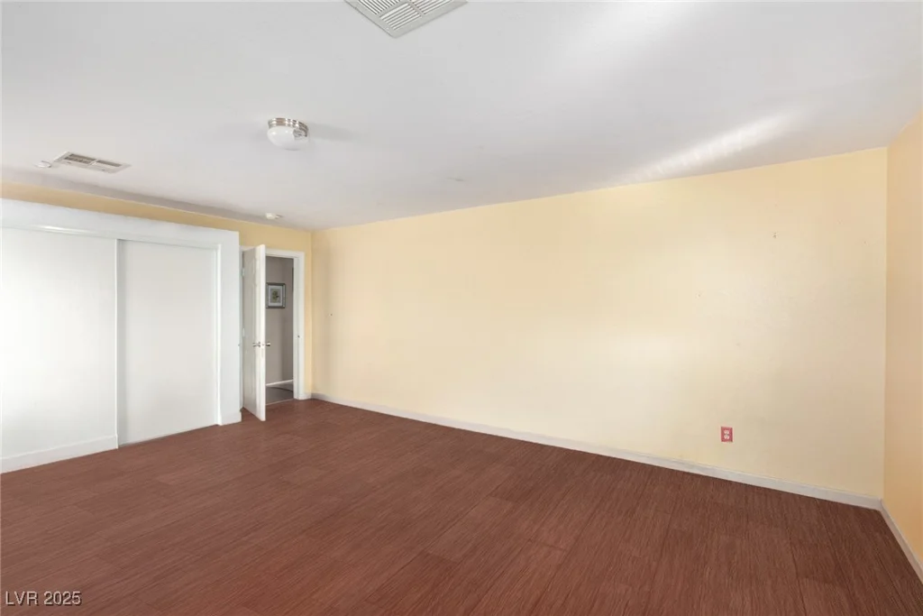 1930 Silver Crest, North Las Vegas, NV 89031