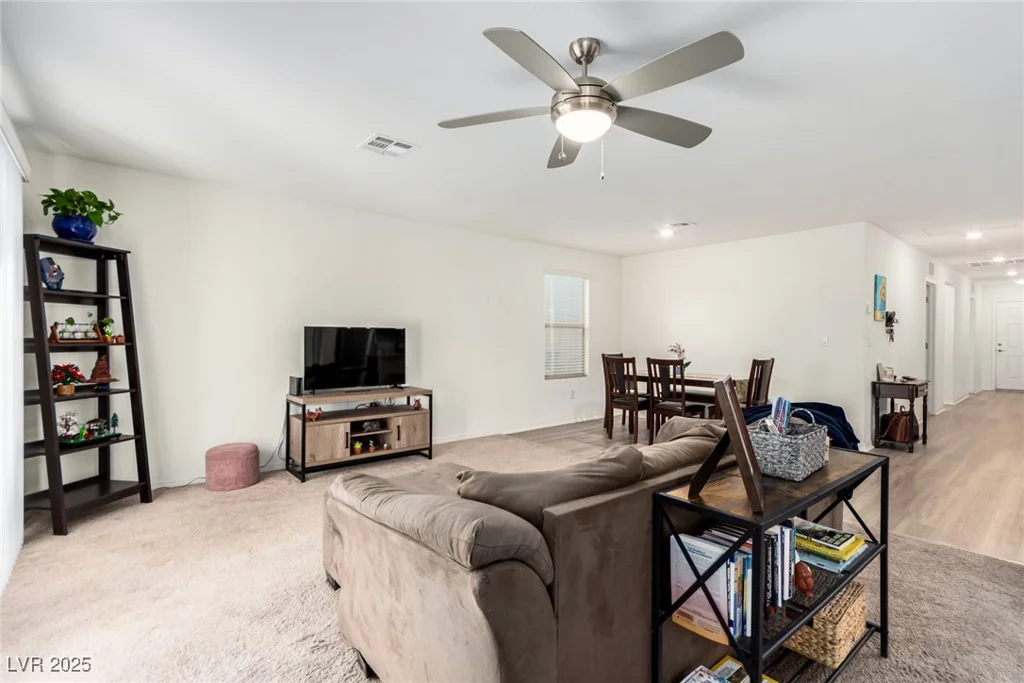 617 Abrazar, North Las Vegas, NV 89081