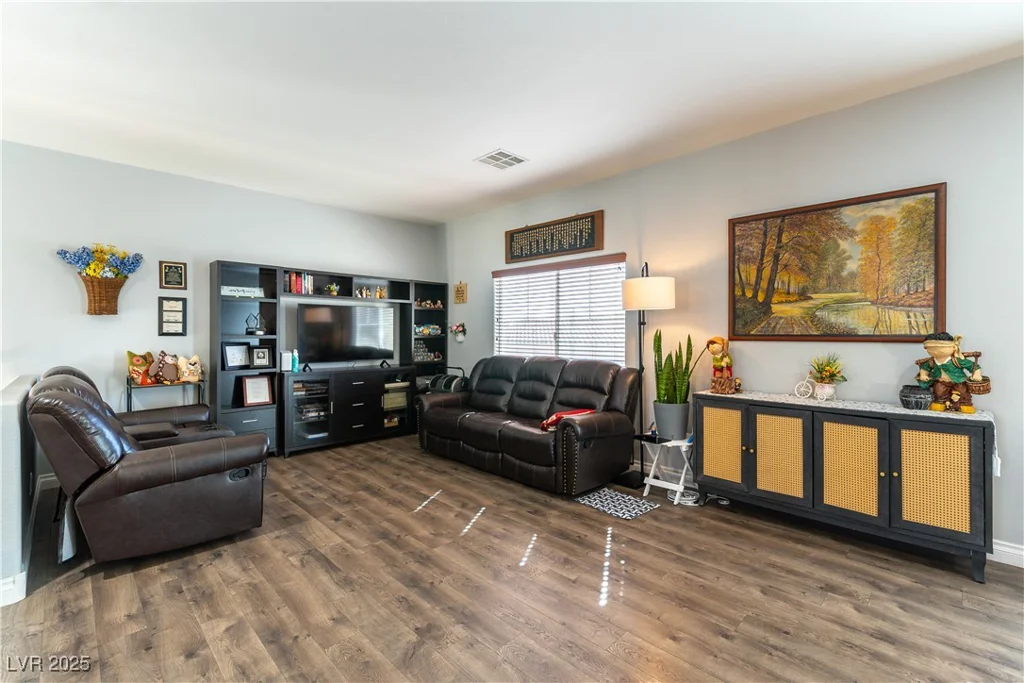 10745 Leatherstocking, Las Vegas, NV 89166