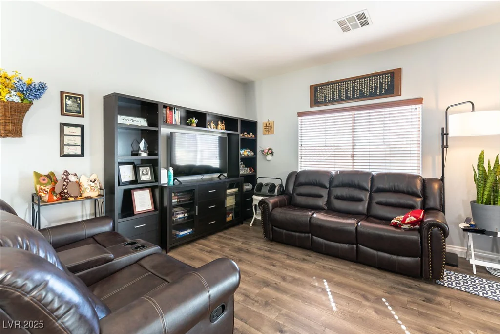 10745 Leatherstocking, Las Vegas, NV 89166