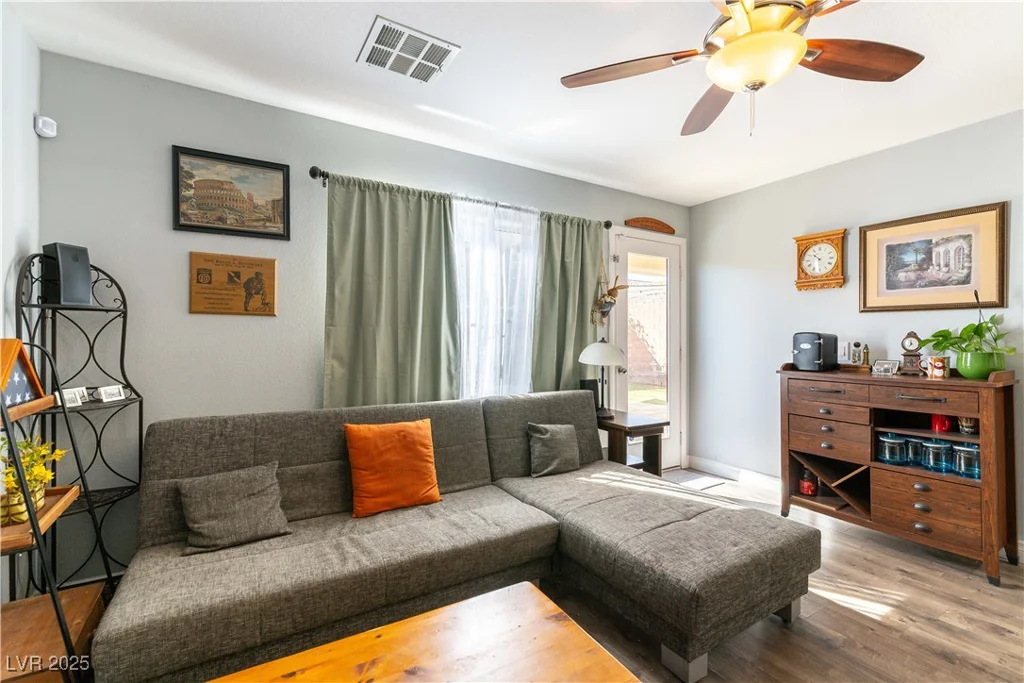 10745 Leatherstocking, Las Vegas, NV 89166