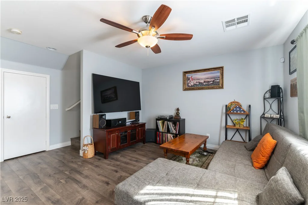 10745 Leatherstocking, Las Vegas, NV 89166