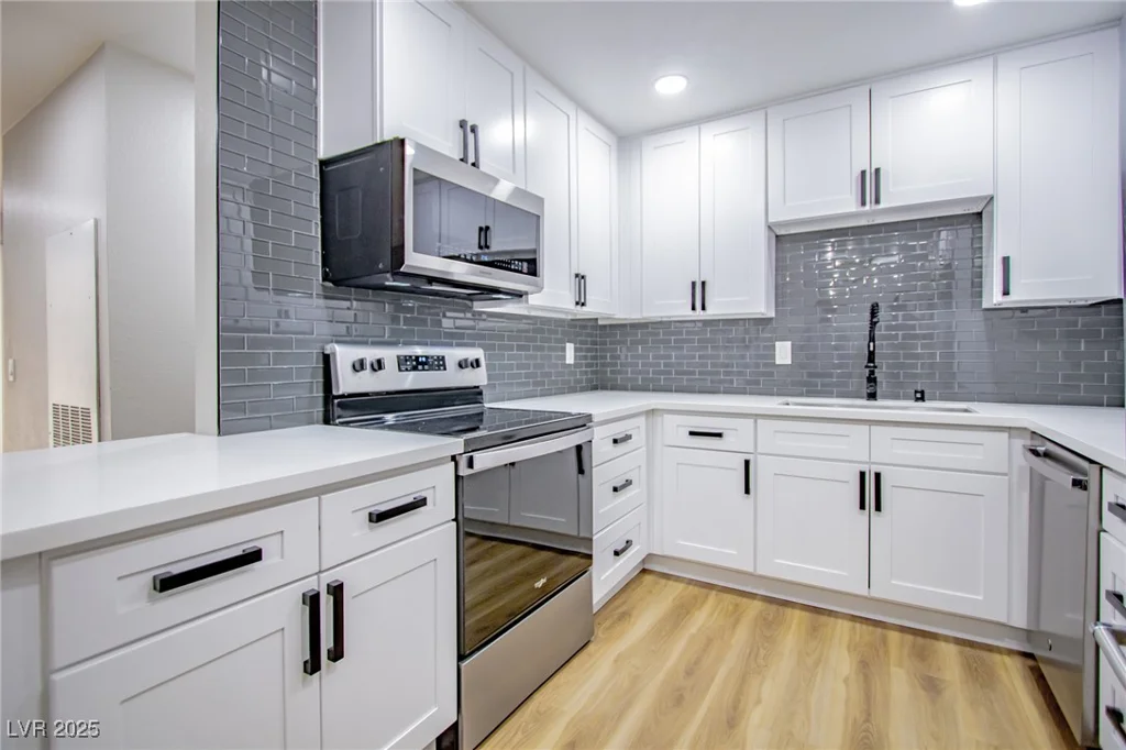 3151 Soaring Gulls, Las Vegas, NV 89128