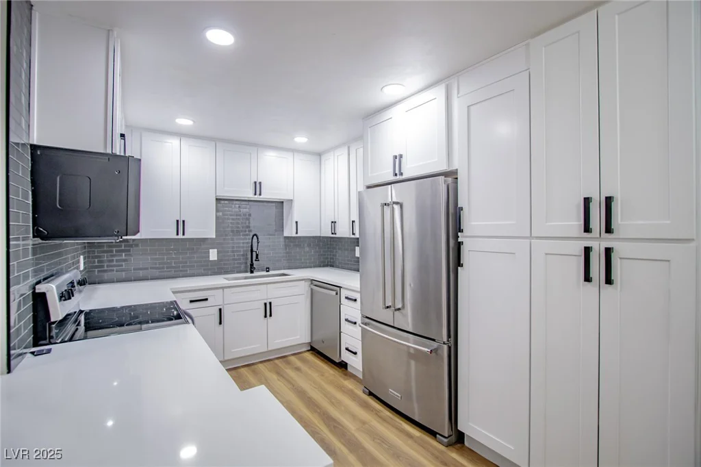 3151 Soaring Gulls, Las Vegas, NV 89128