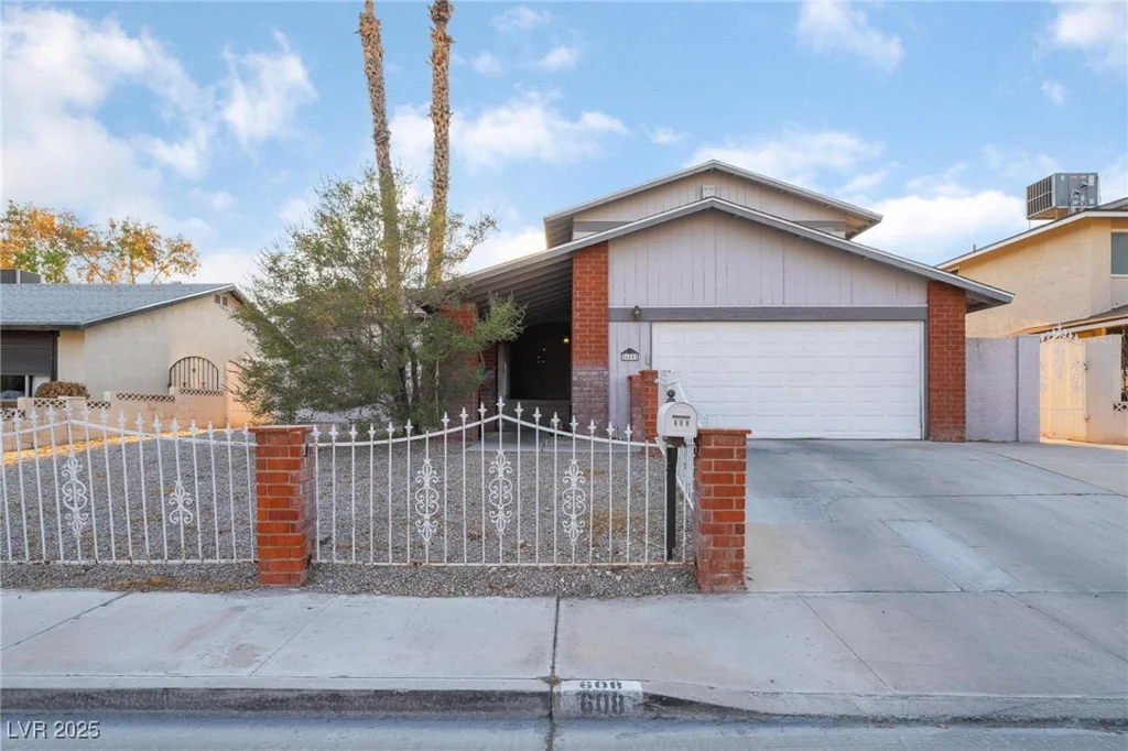 608 Cragin Park, Las Vegas, NV 89107