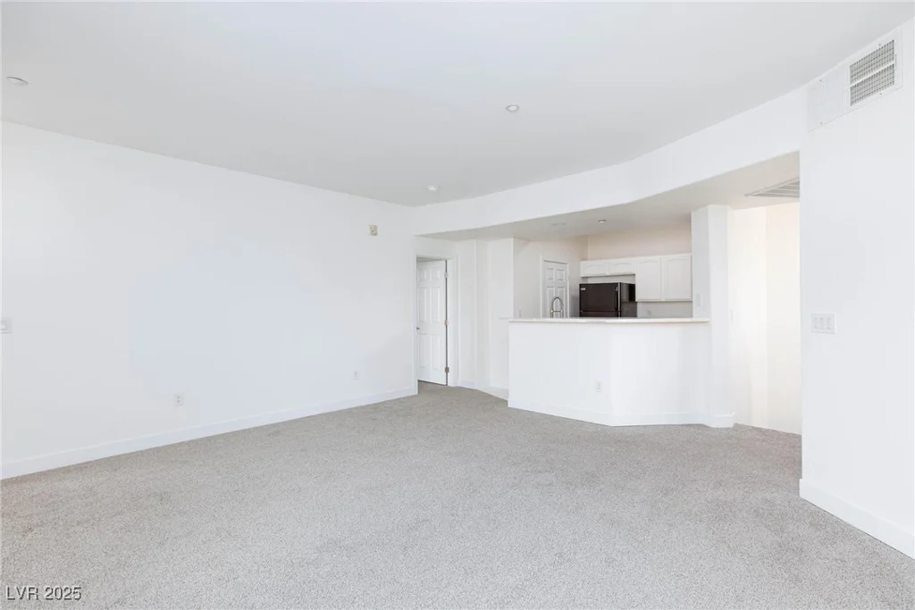 5855 Valley, North Las Vegas, NV 89031