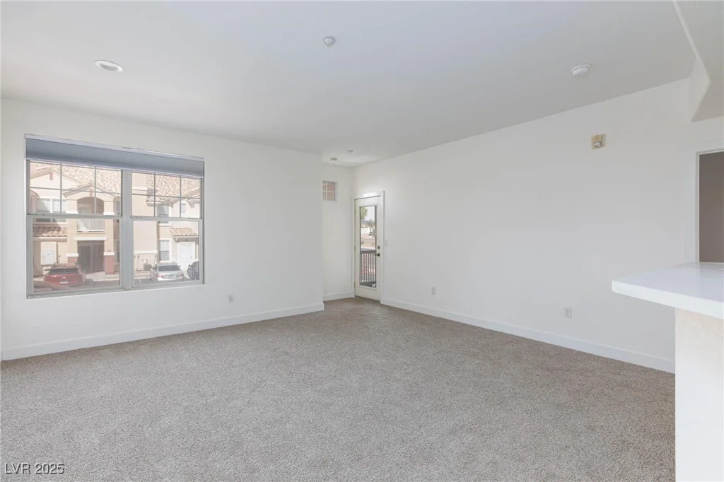 5855 Valley, North Las Vegas, NV 89031