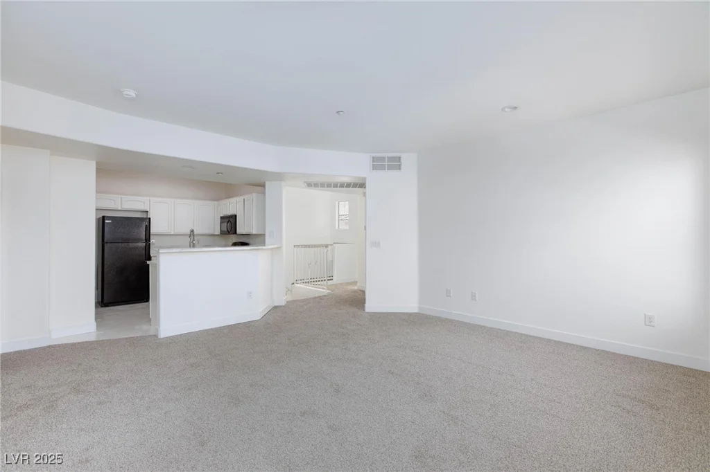 5855 Valley, North Las Vegas, NV 89031