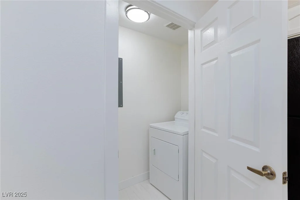 5855 Valley, North Las Vegas, NV 89031