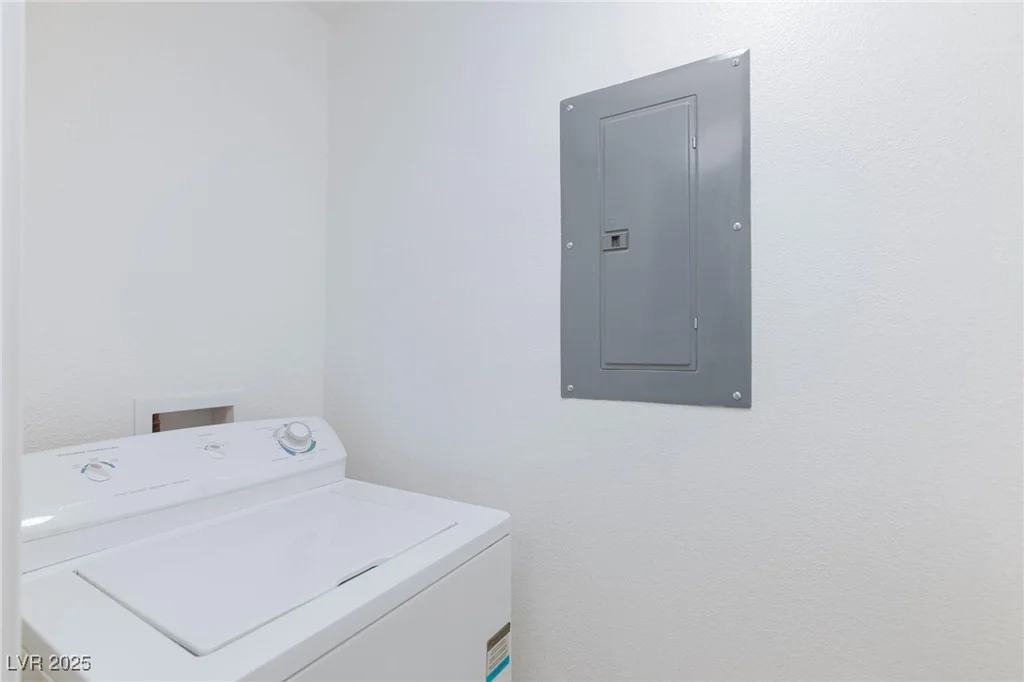 5855 Valley, North Las Vegas, NV 89031