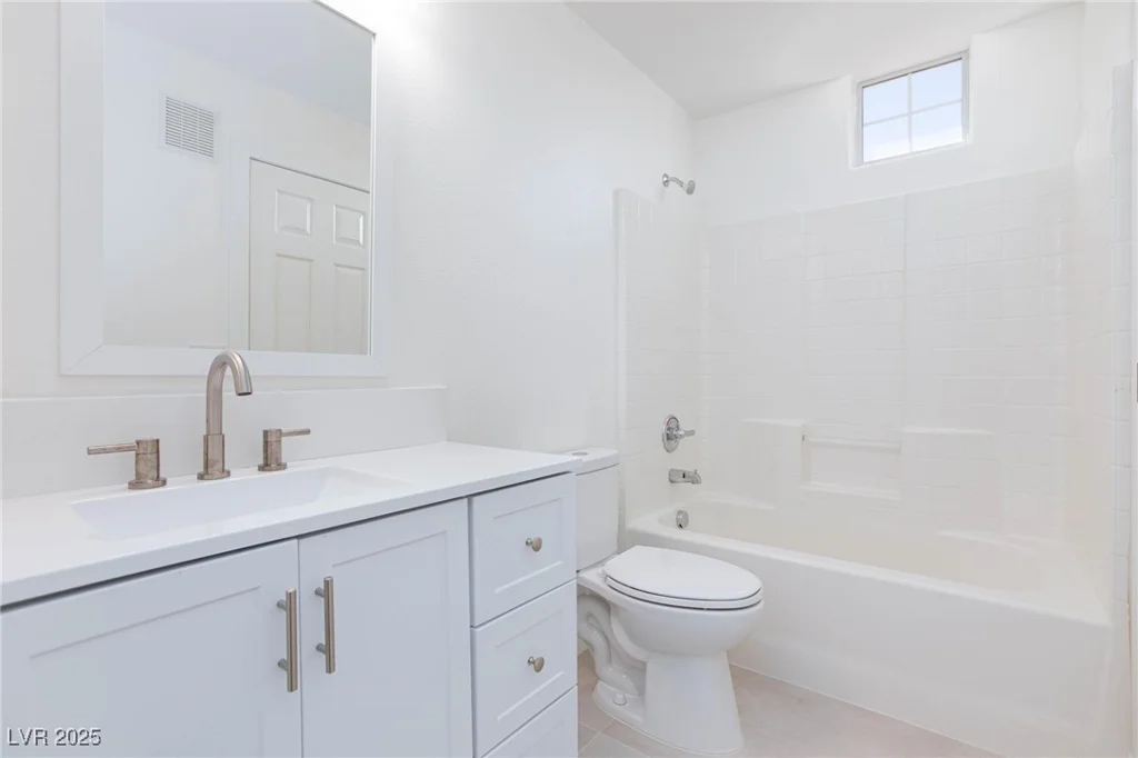 5855 Valley, North Las Vegas, NV 89031