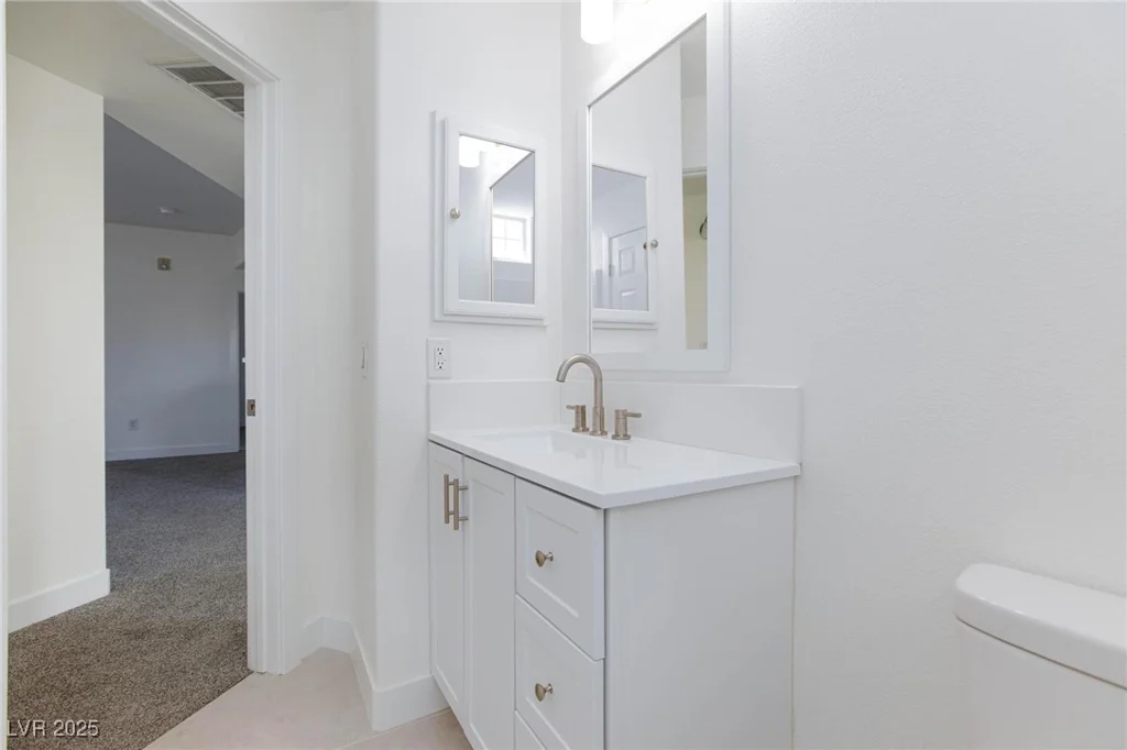 5855 Valley, North Las Vegas, NV 89031