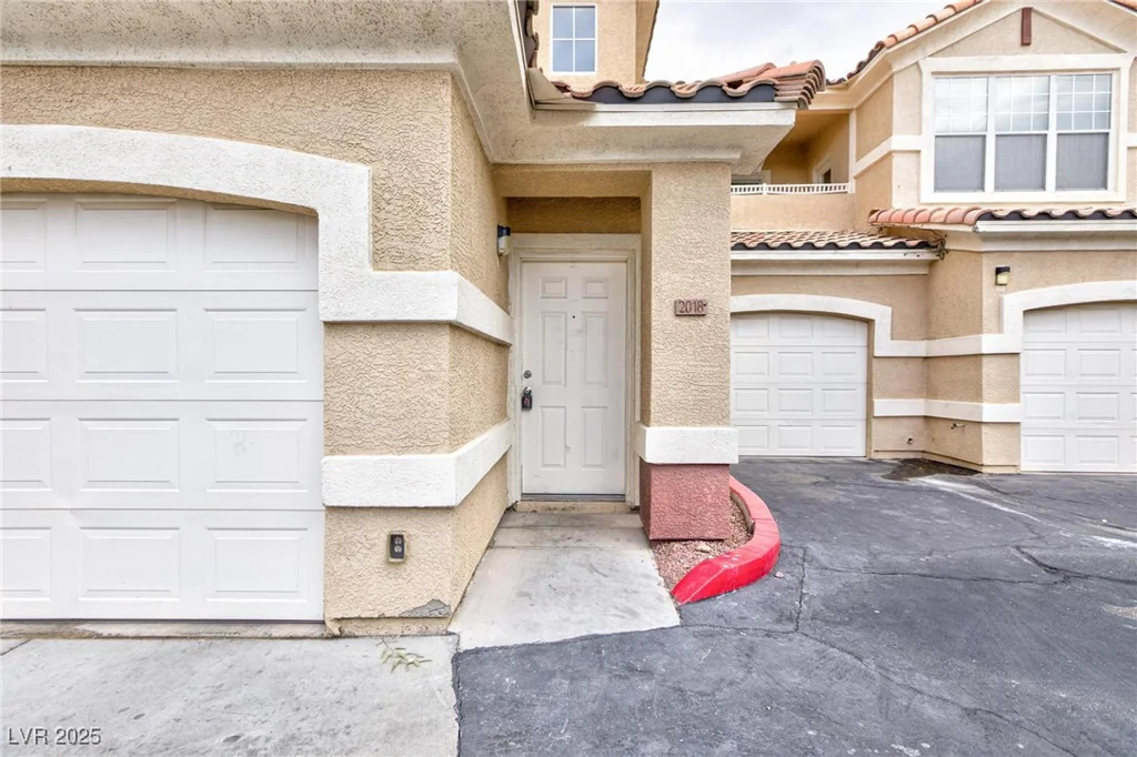 5855 Valley, North Las Vegas, NV 89031