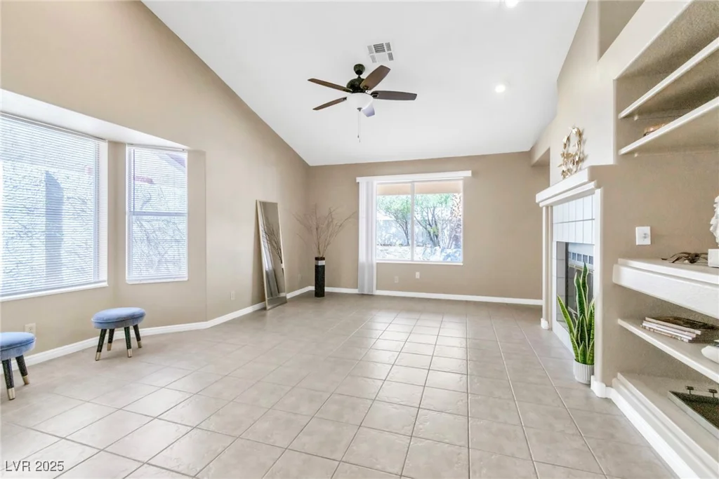 7624 Desert Delta, Las Vegas, NV 89128