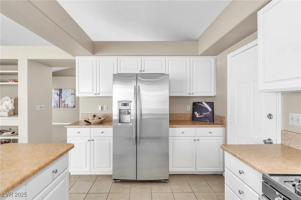 7624 Desert Delta, Las Vegas, NV 89128