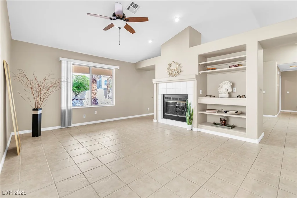 7624 Desert Delta, Las Vegas, NV 89128