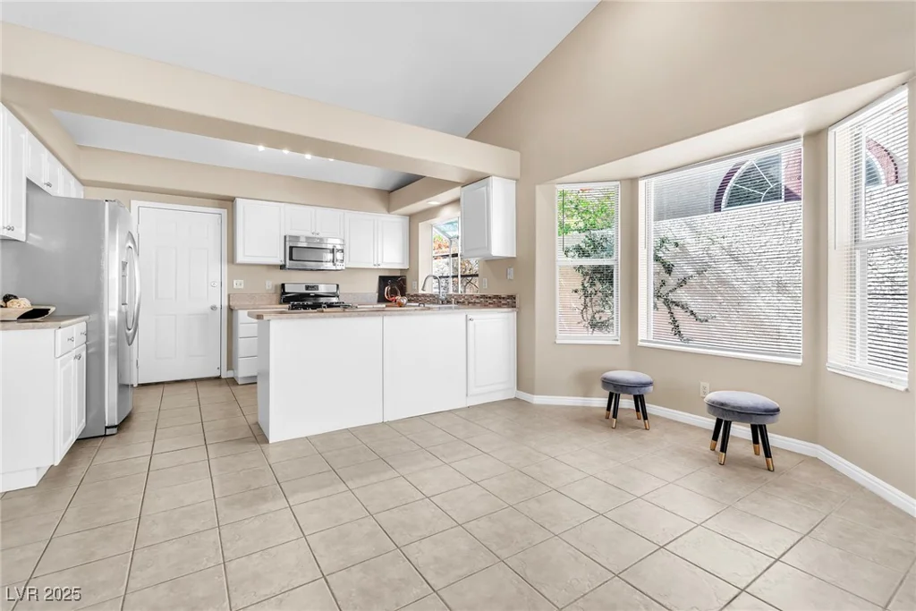 7624 Desert Delta, Las Vegas, NV 89128
